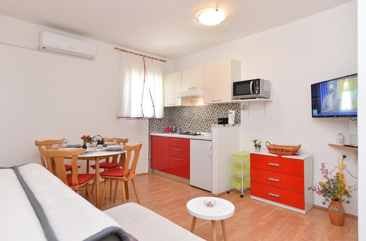 Apartment Danica 358 Porec Esterno foto